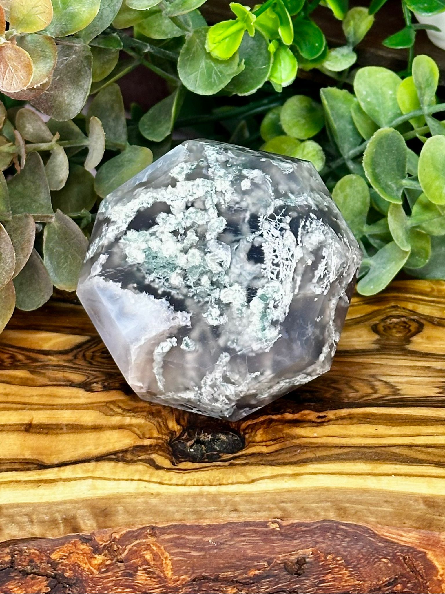 Grey Moss Agate Diamond Carving