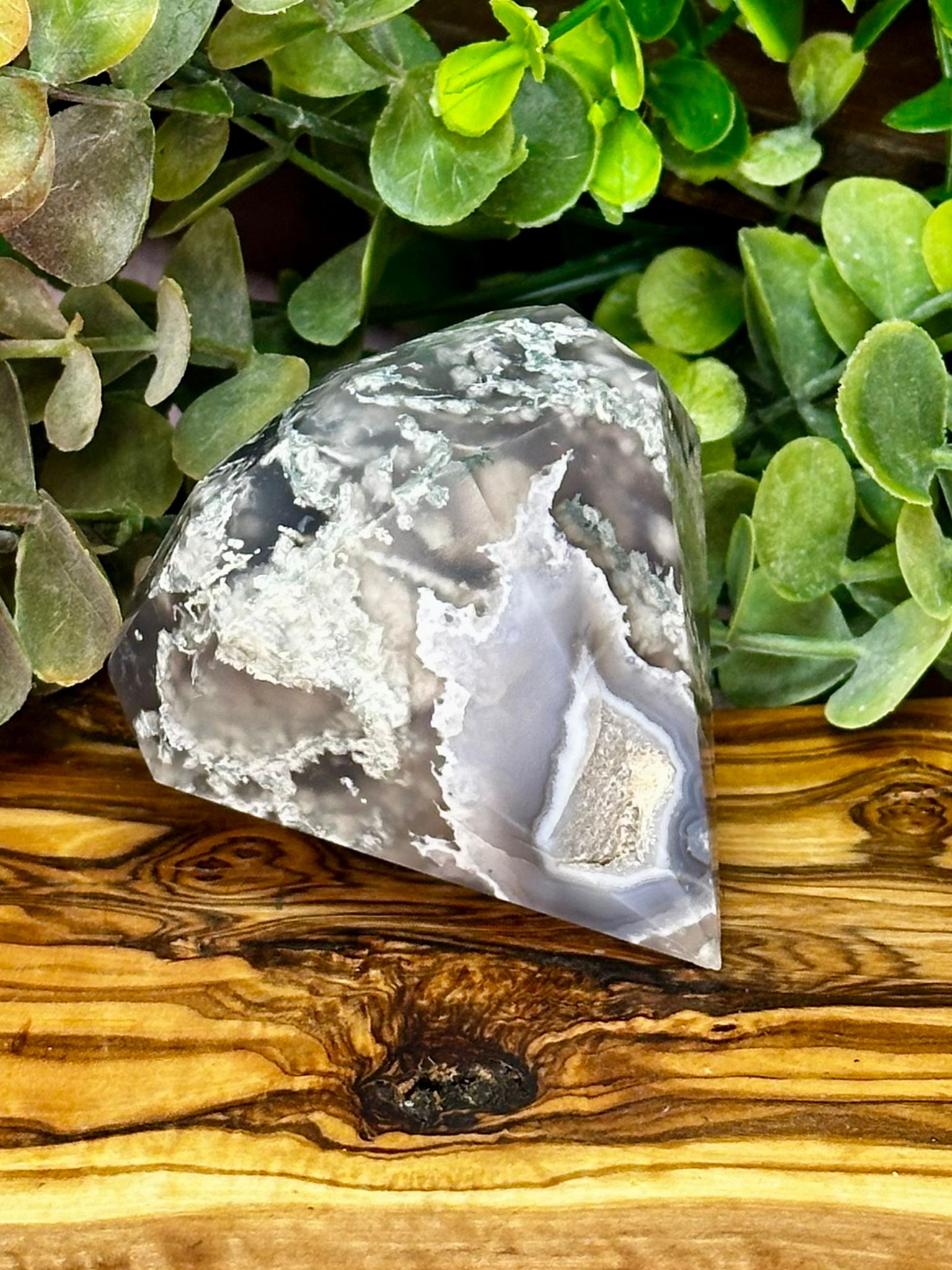 Grey Moss Agate Diamond Carving