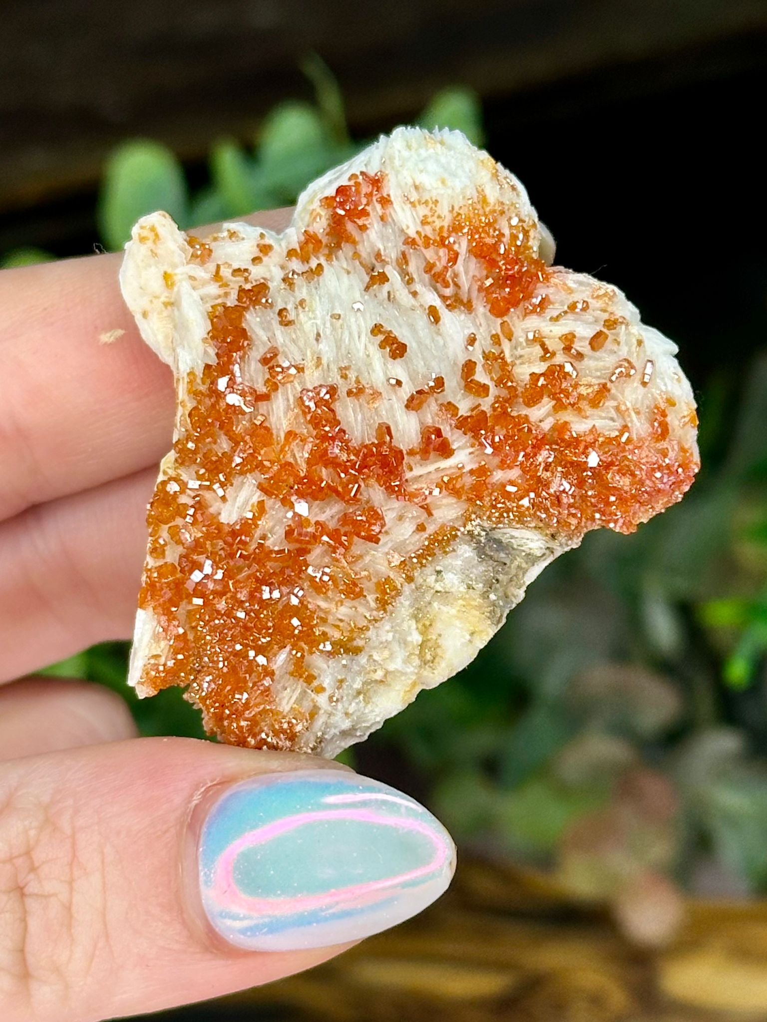 Vanadinite on Barite