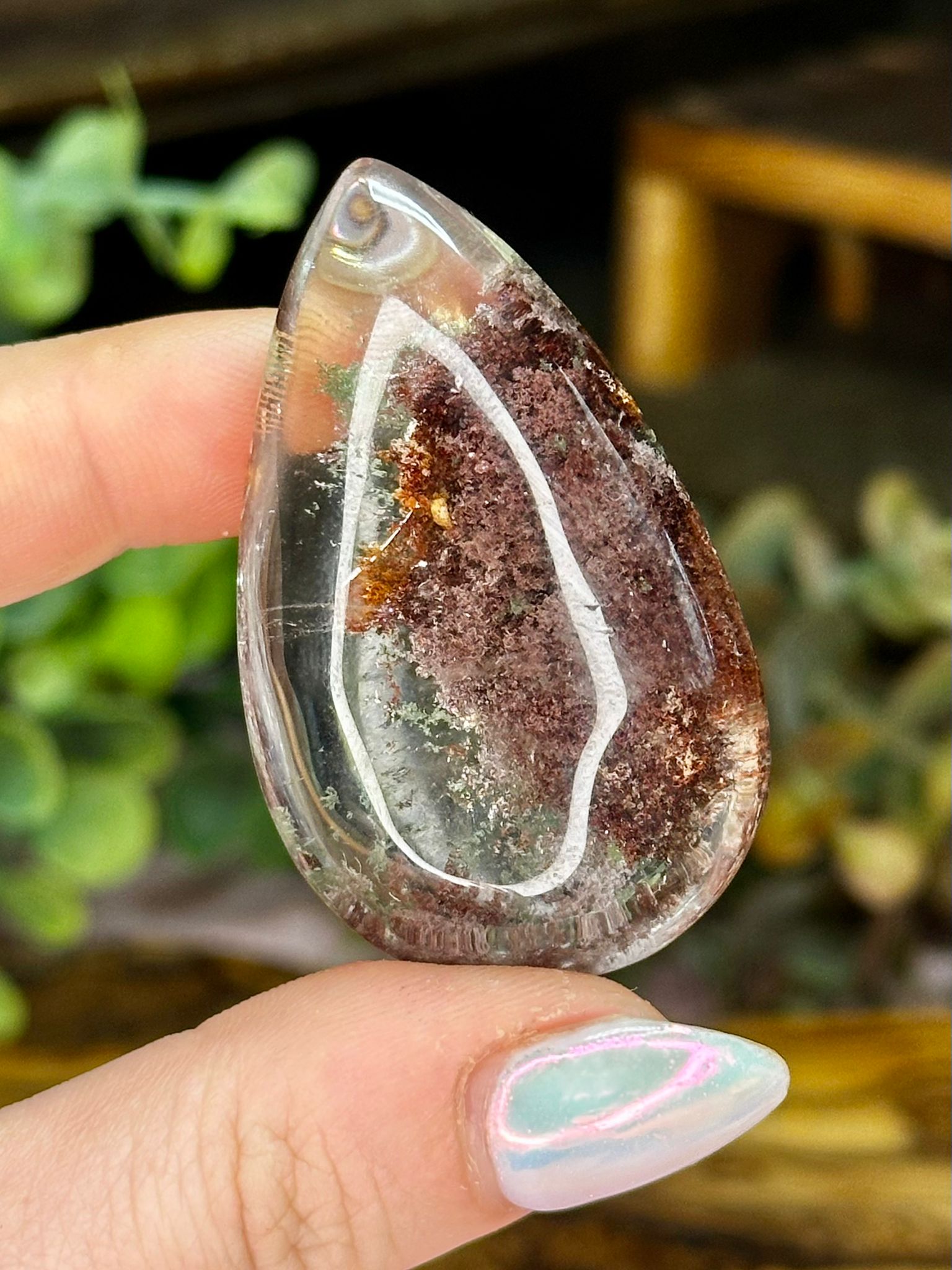 Red Garden Quartz Teardrop – Scenic Lodolite