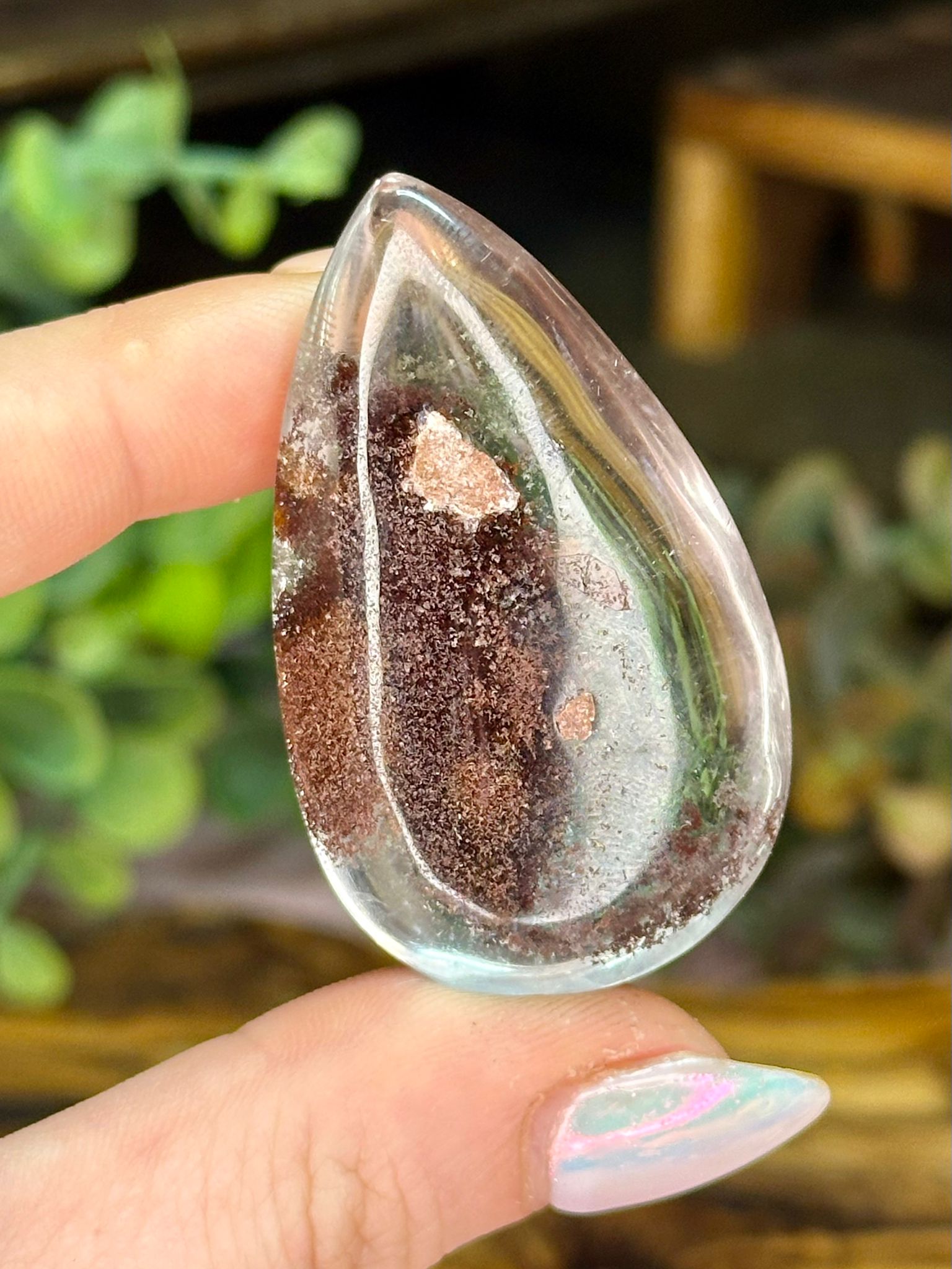 Red Garden Quartz Teardrop – Scenic Lodolite