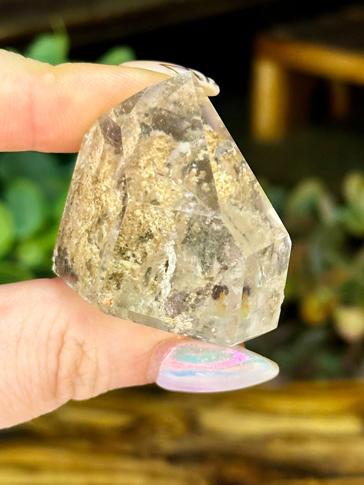White Garden Quartz Freeform – Scenic Lodolite