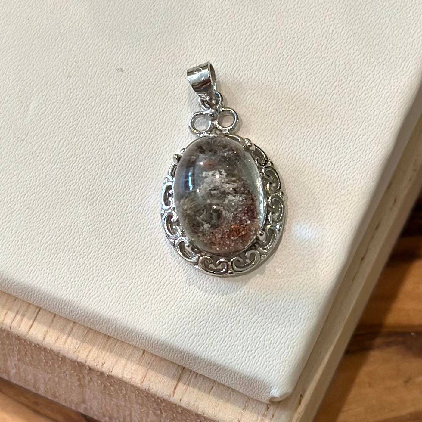 Garden Quartz Pendant – (Lodolite)