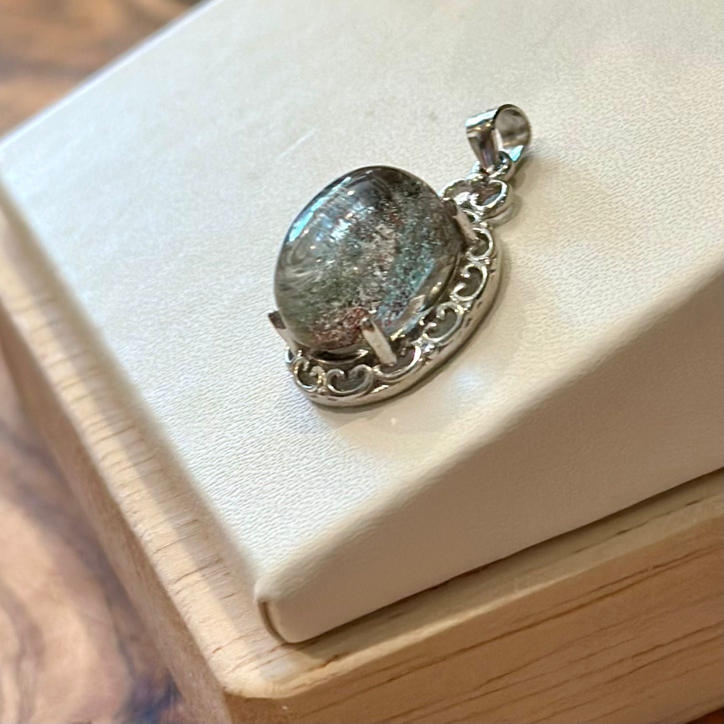 Garden Quartz Pendant – (Lodolite)