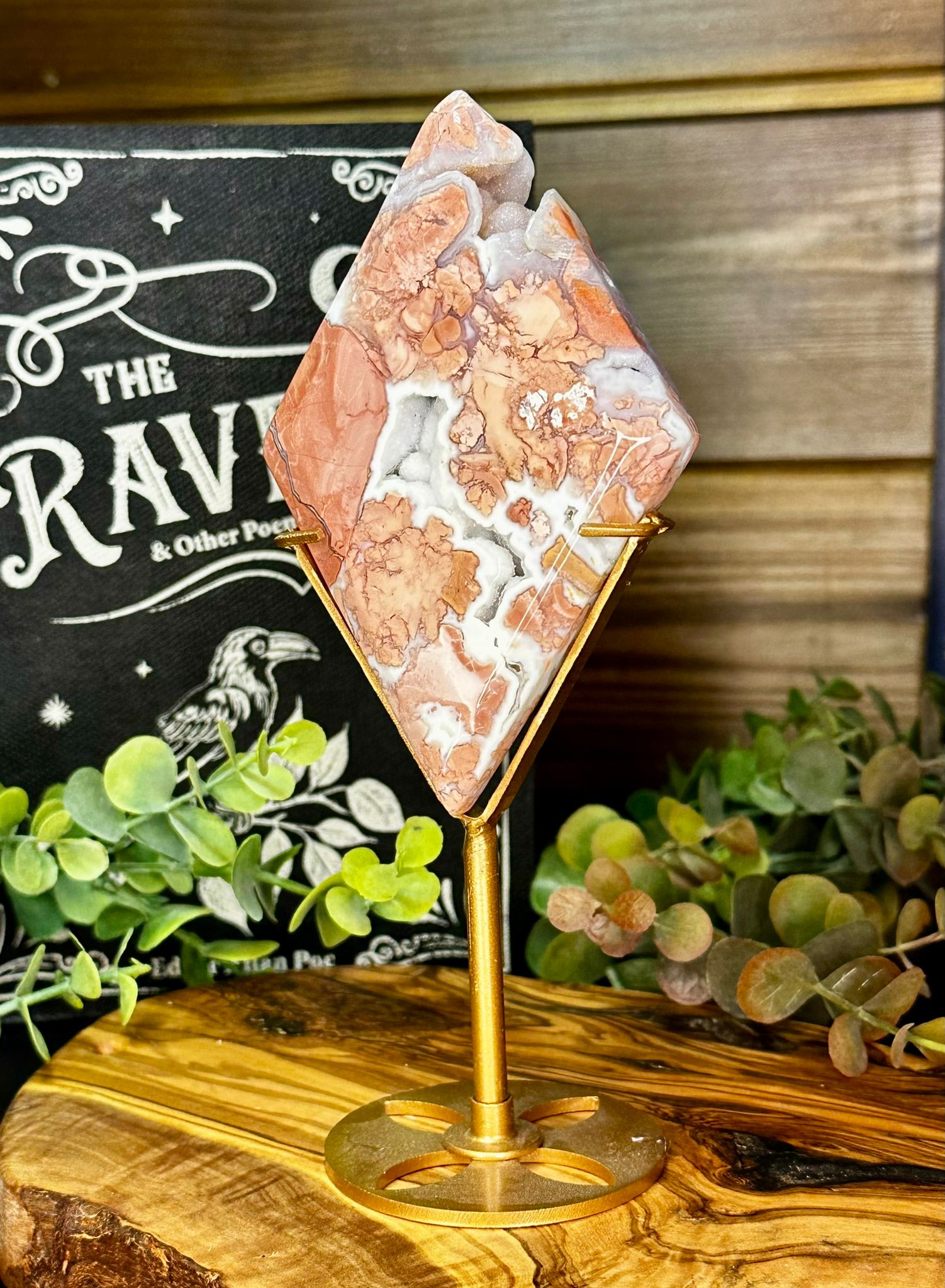 Druzy Pink Agate Diamond on Stand