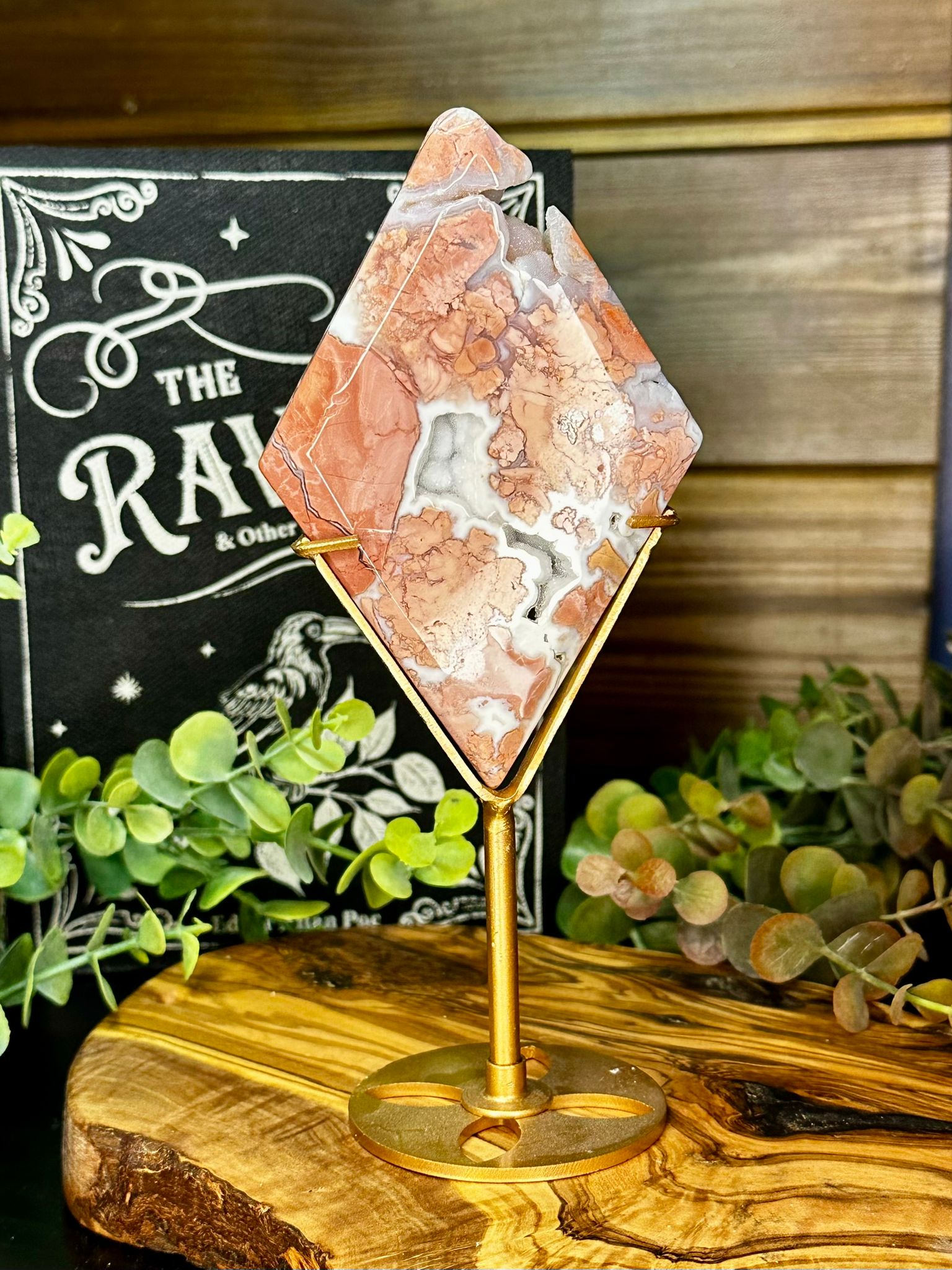 Druzy Pink Agate Diamond on Stand