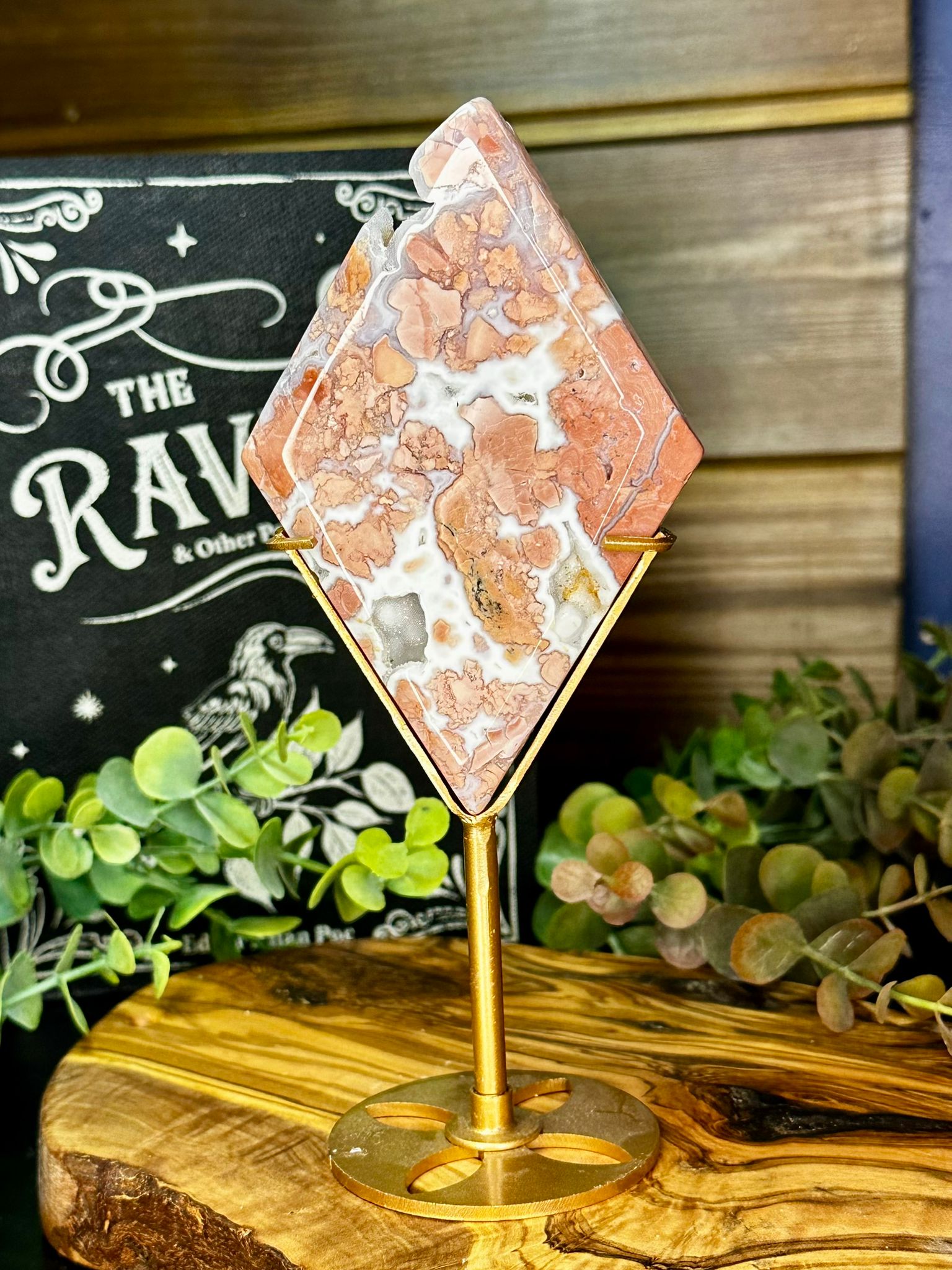Druzy Pink Agate Diamond on Stand
